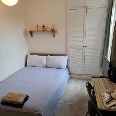 A Private & Beautiful Bedroom With Shared Bathroom In The Heart Of Bournemouth Eksteriør bilde