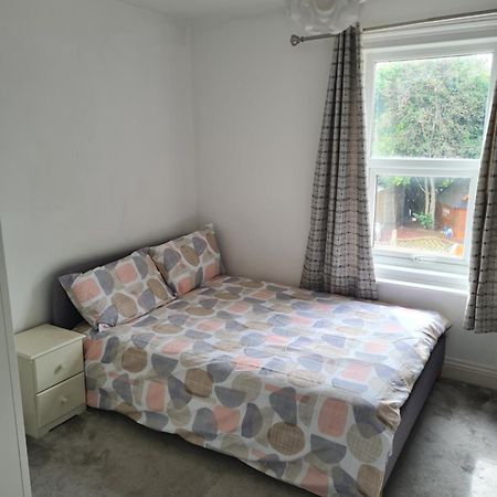 A Private & Beautiful Bedroom With Shared Bathroom In The Heart Of Bournemouth Eksteriør bilde